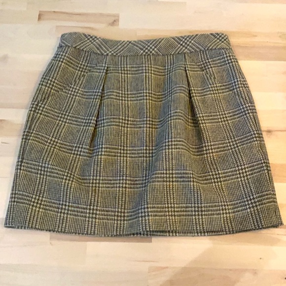 J. Crew Dresses & Skirts - J. Crew tweed high waisted skirt. Size 8